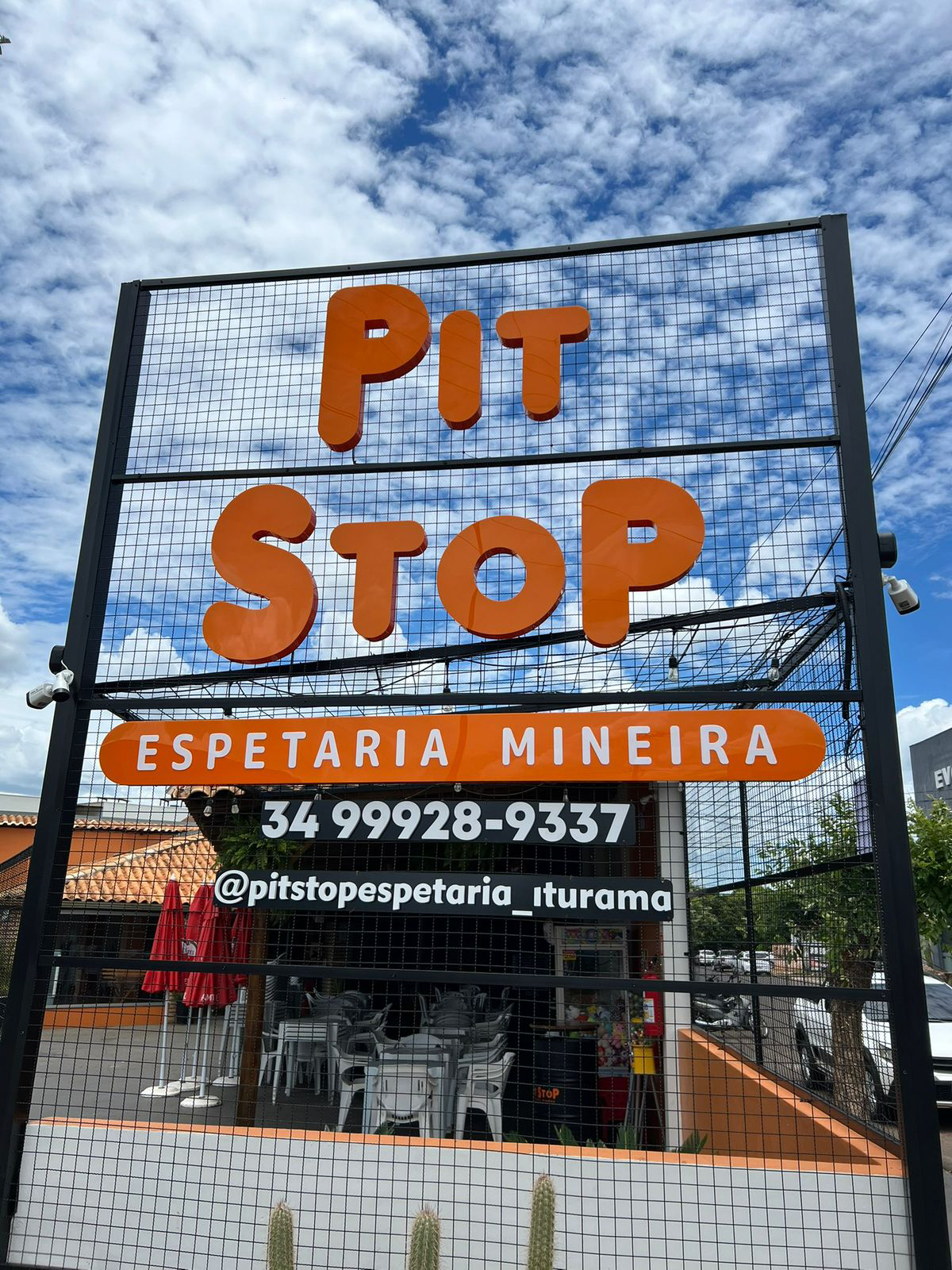 FACHADA-_0008_PITSTOP (1)